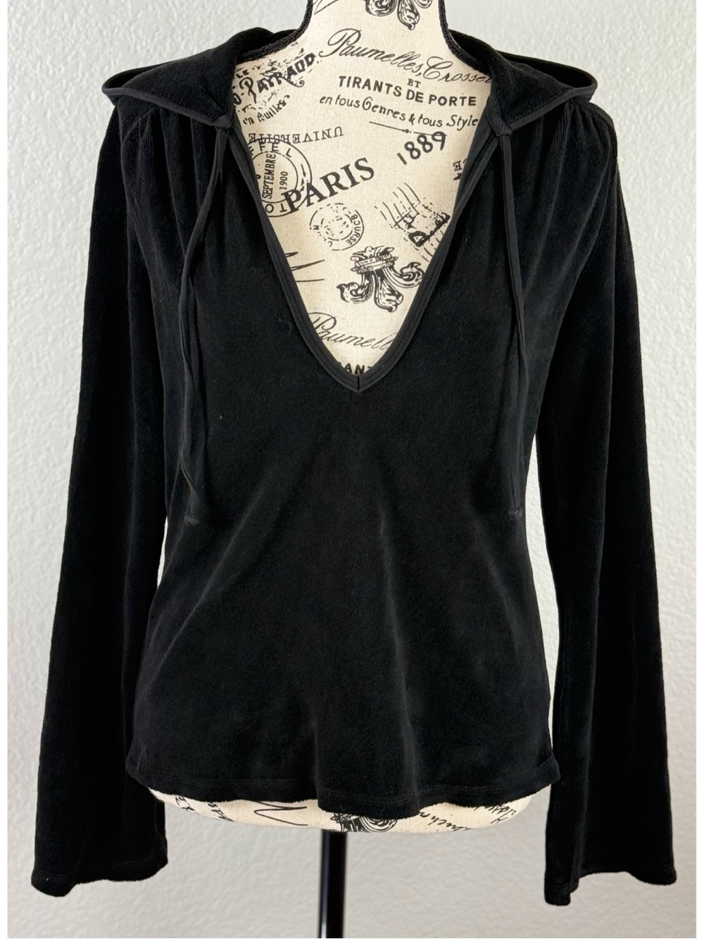 Juicy Couture Vintage Y2K Black Velour Pullover Hoodie Deep Plunging V-Neckline